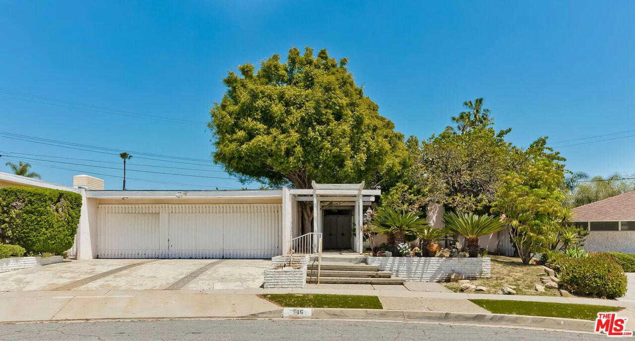 6516 S HOLT AVE, LOS ANGELES, CA 90056, photo 1 of 39