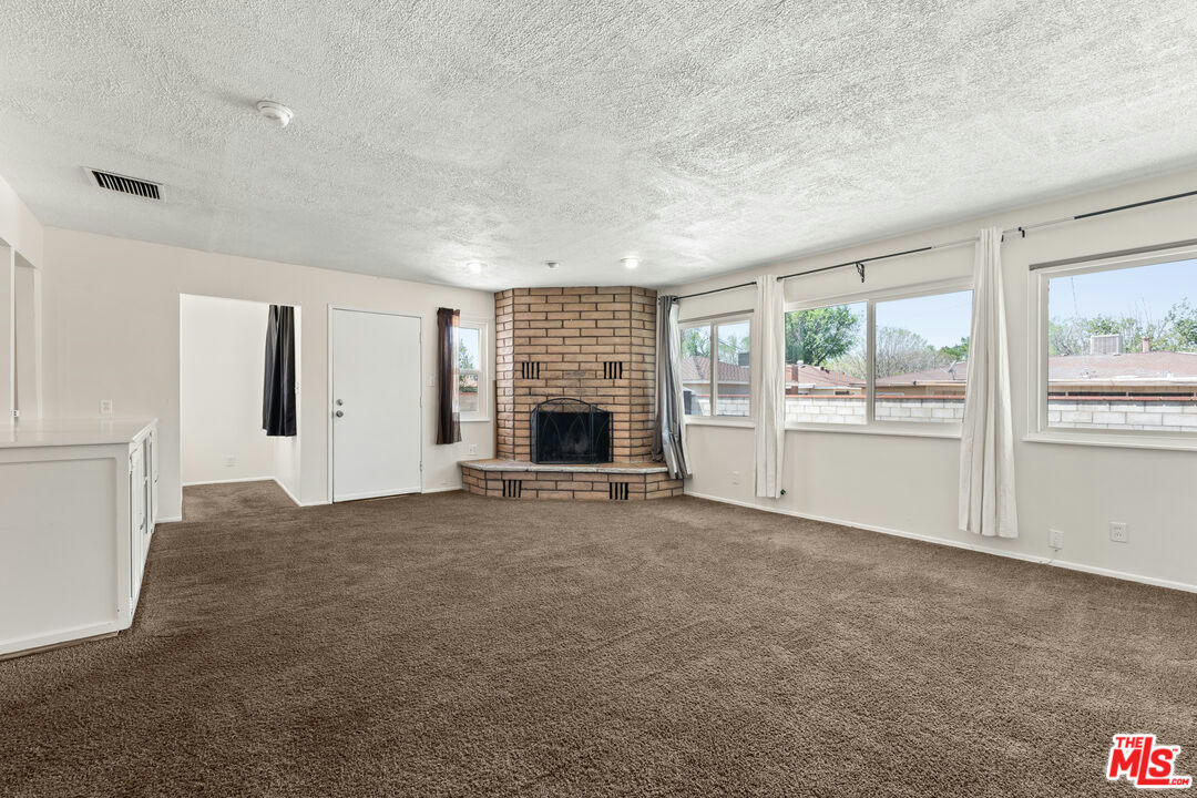44025 DATE AVE, LANCASTER, CA 93534, photo 1 of 18
