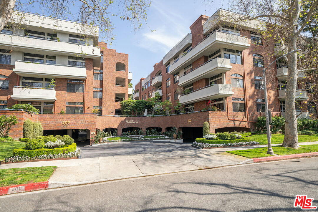 200 N SWALL DR UNIT 462, BEVERLY HILLS, CA 90211, photo 1 of 32