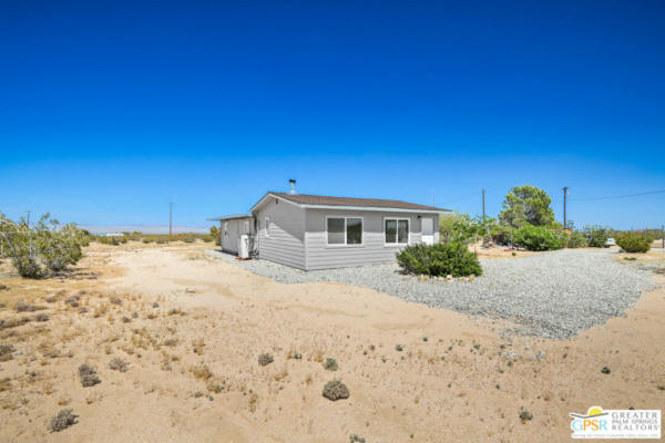 2244 BOOTH RD, LANDERS, CA 92285, photo 3 of 37