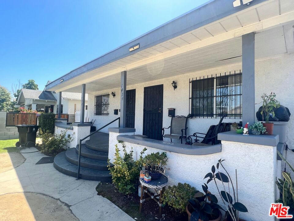 1452 W 53RD ST, LOS ANGELES, CA 90062, photo 1 of 15