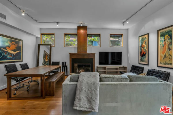 560 WESTMINSTER AVE, VENICE, CA 90291 - Image 1