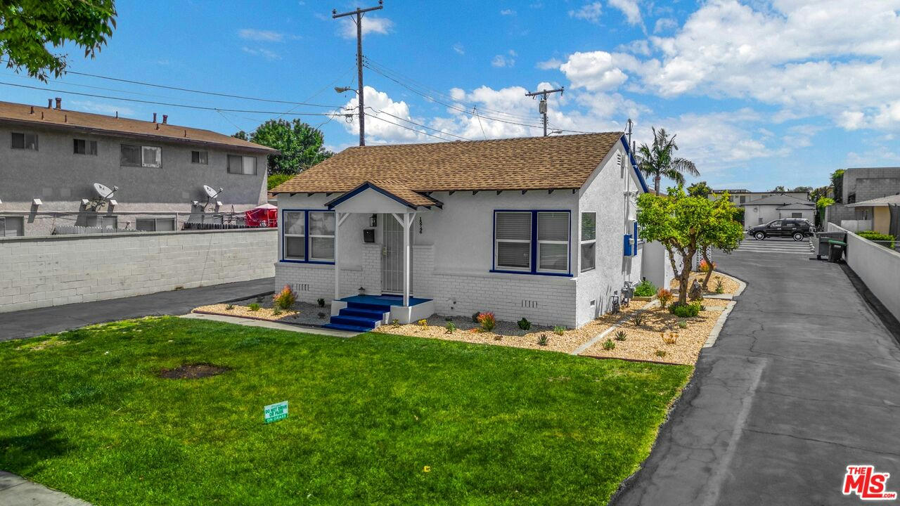 15746 RYON AVE, BELLFLOWER, CA 90706, photo 1 of 23