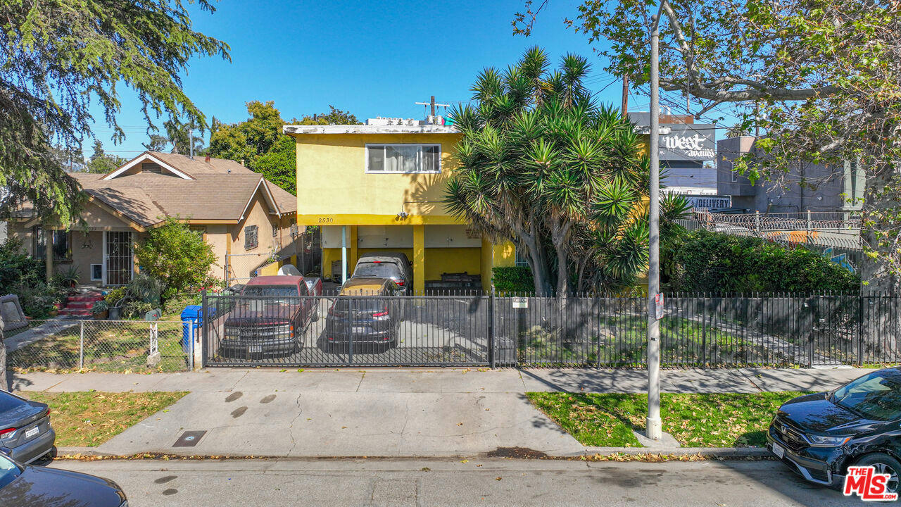 2530 S SYCAMORE AVE, LOS ANGELES, CA 90016, photo 1 of 12
