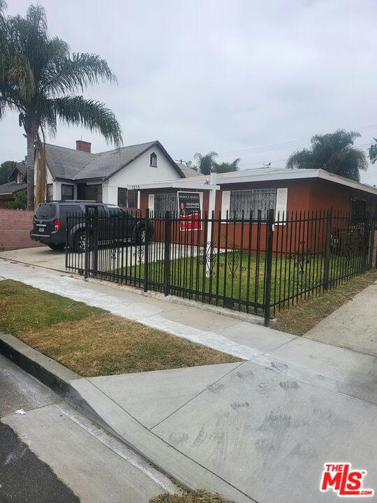 1213 W 87TH ST, LOS ANGELES, CA 90044, photo 1 of 9