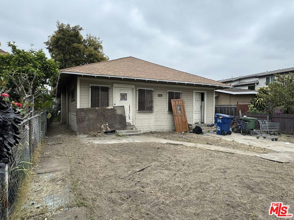 835 E 33RD ST, LOS ANGELES, CA 90011, photo 1 of 5