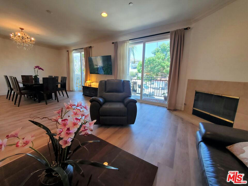 1450 S BEVERLY DR APT 105, LOS ANGELES, CA 90035, photo 1 of 32